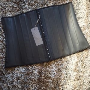 Yianna 3 Eye Hook Closure Waist Snatcher